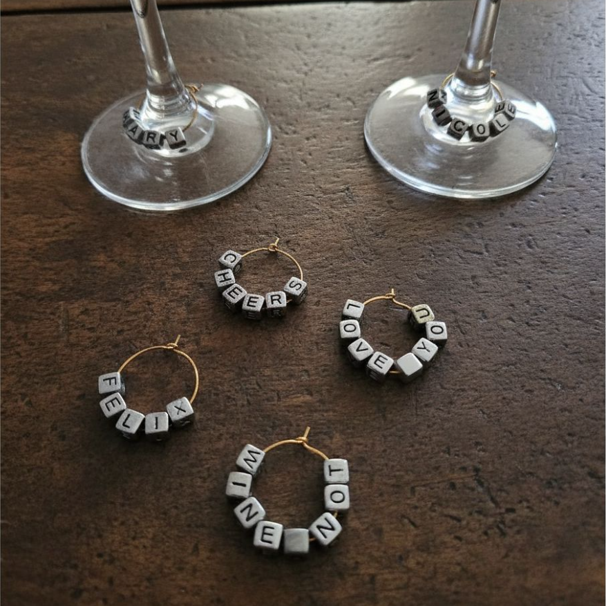 Customized Wine Opener Gift Set with Personalized Wine Charms , Electric Wine Opener, Aerator & Stopper Trio in Gift Box