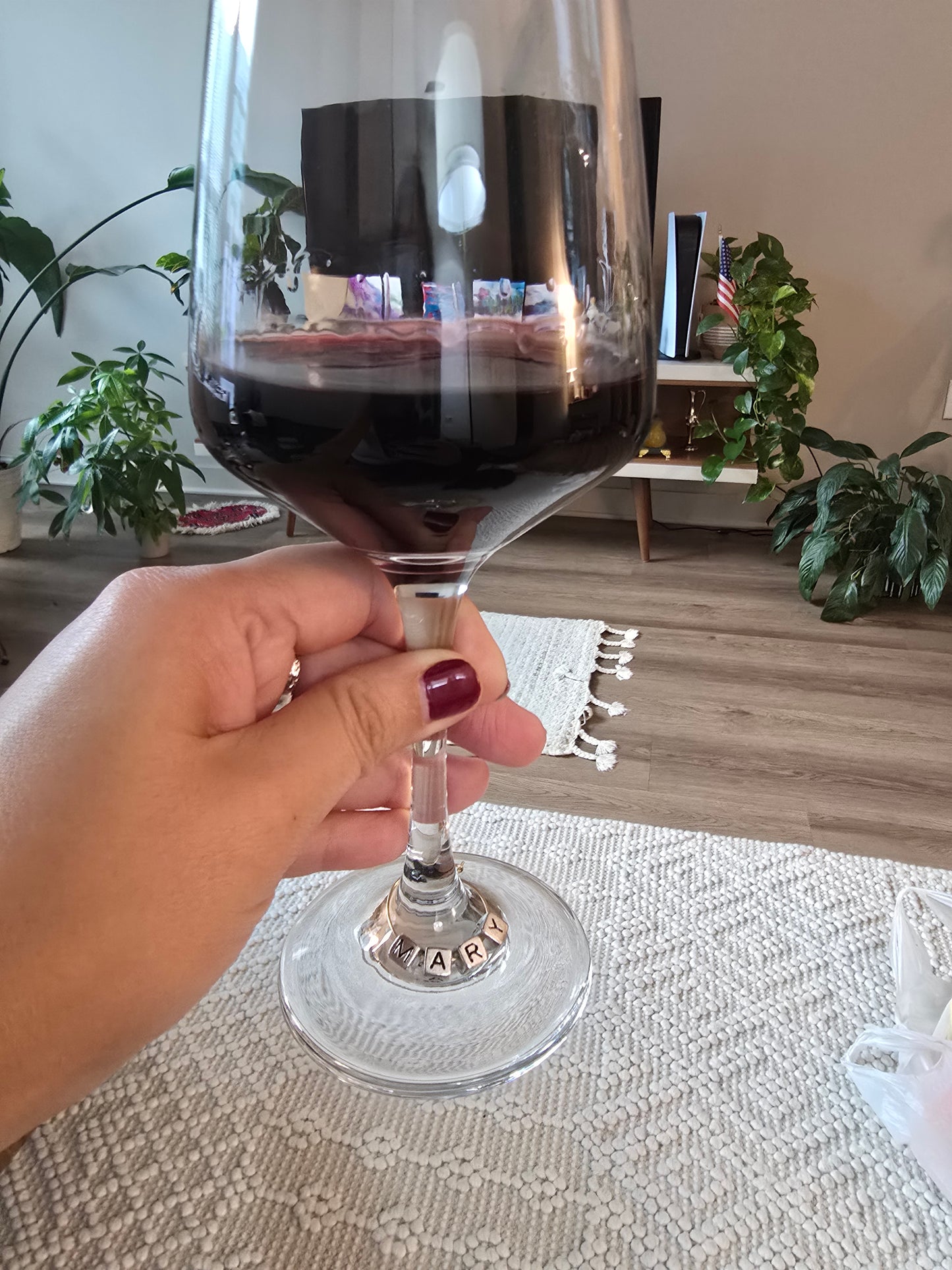 Customized Wine Opener Gift Set with Personalized Wine Charms , Electric Wine Opener, Aerator & Stopper Trio in Gift Box